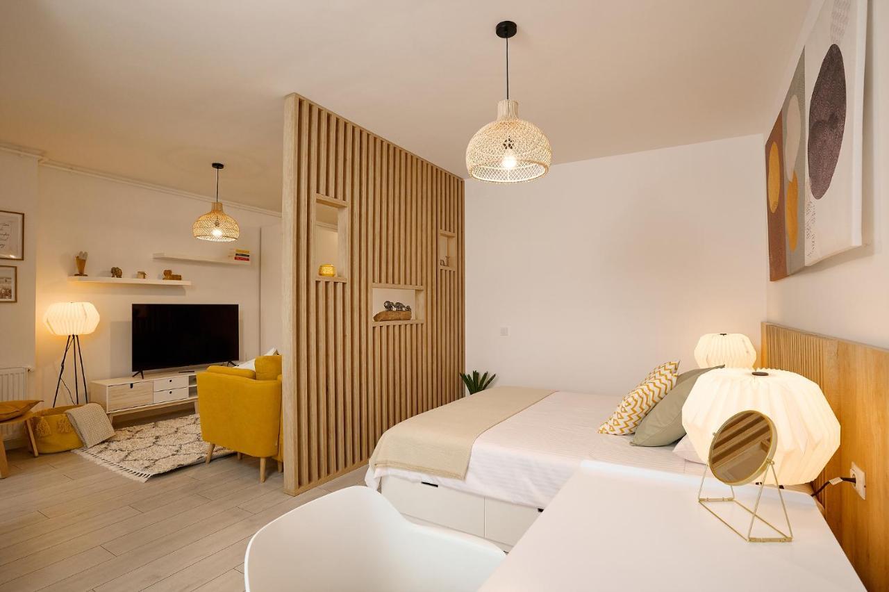 Moon Plaza Deluxe Studios Bukarest Eksteriør billede