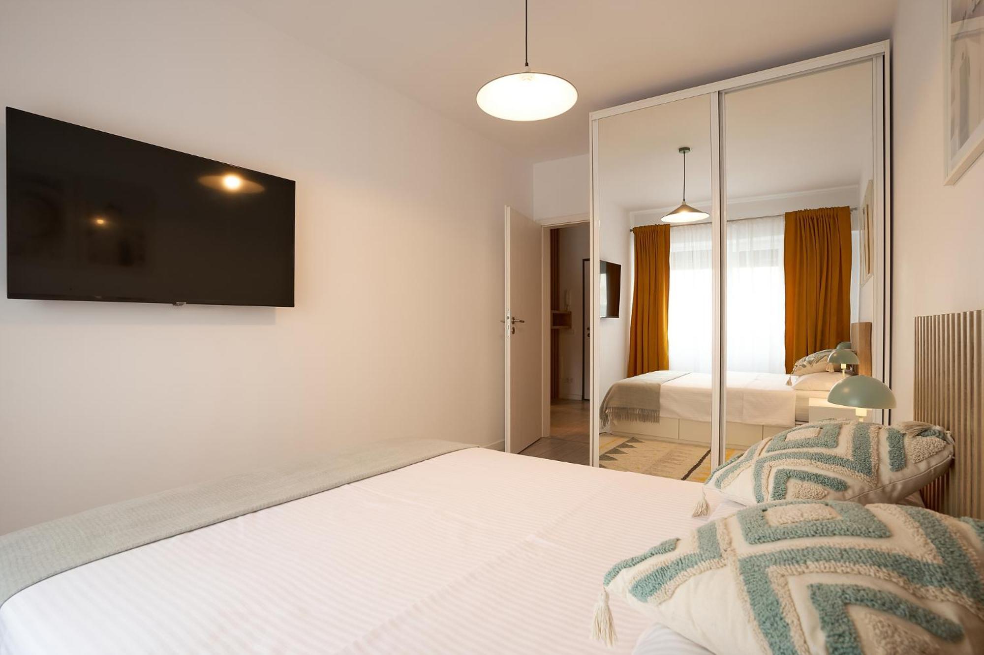 Moon Plaza Deluxe Studios Bukarest Eksteriør billede