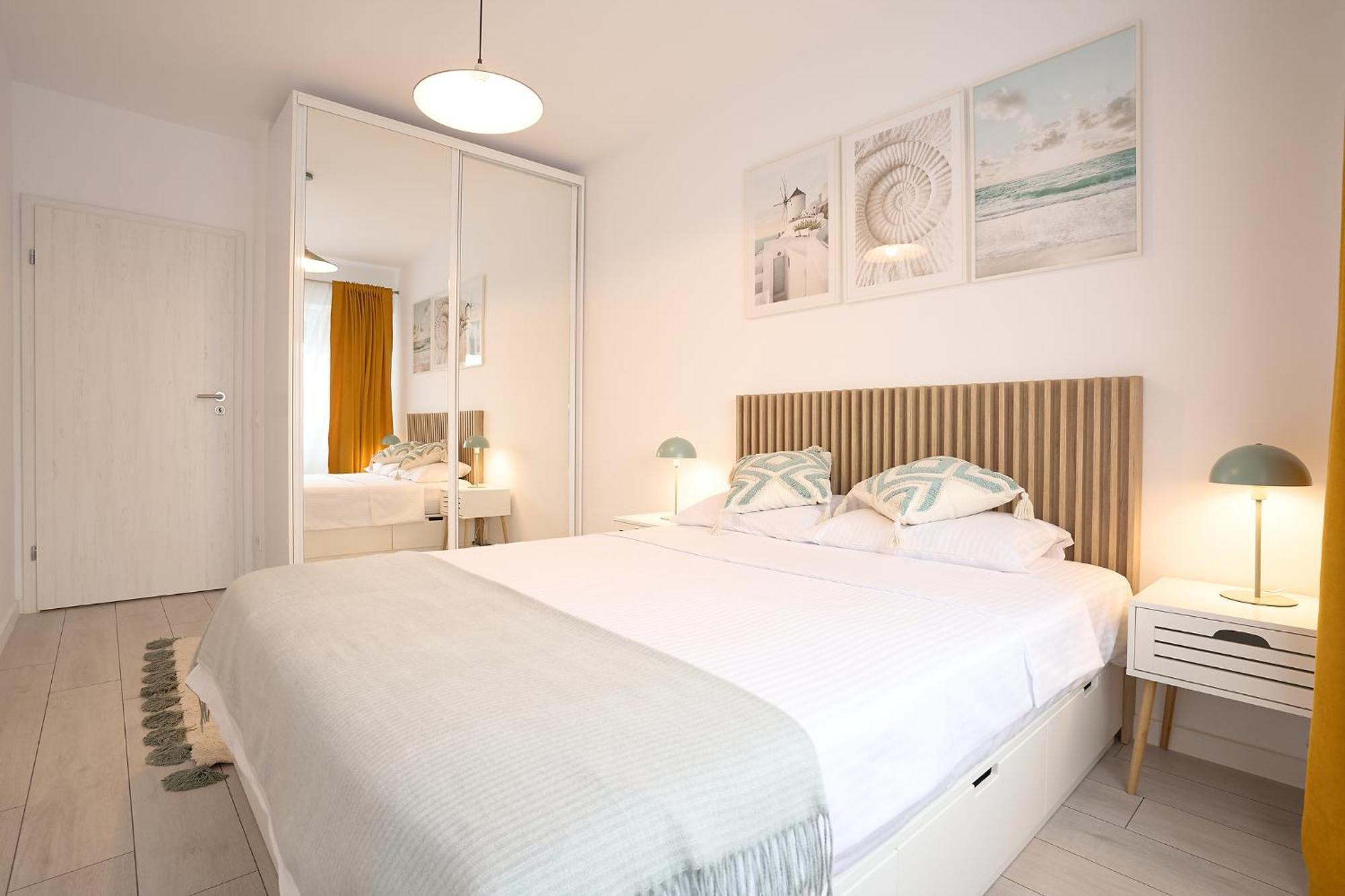 Moon Plaza Deluxe Studios Bukarest Eksteriør billede